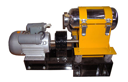 為什么要保證超細(xì)粉碎機的使用？